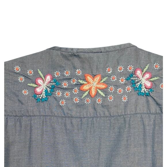 Parsley & Sage XL Chambray V-Neck Tunic Top Floral Heavy Embroidery Boho Chic - Picture 3 of 6